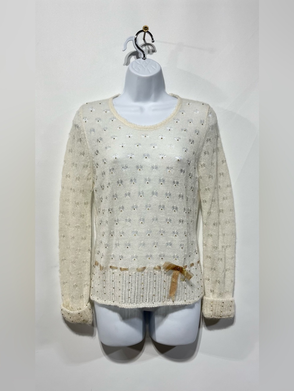Intuitions Detailed, Delicate, Cream Vintage Style Knit Sweater Size Small‎